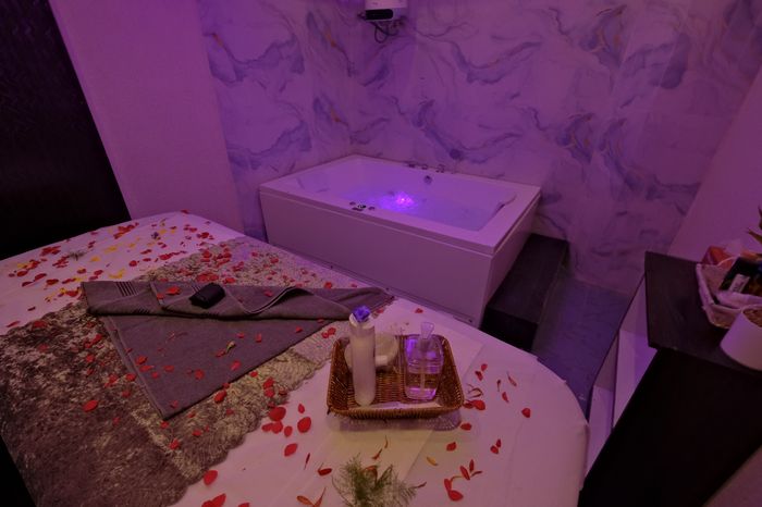 Jacuzzi room